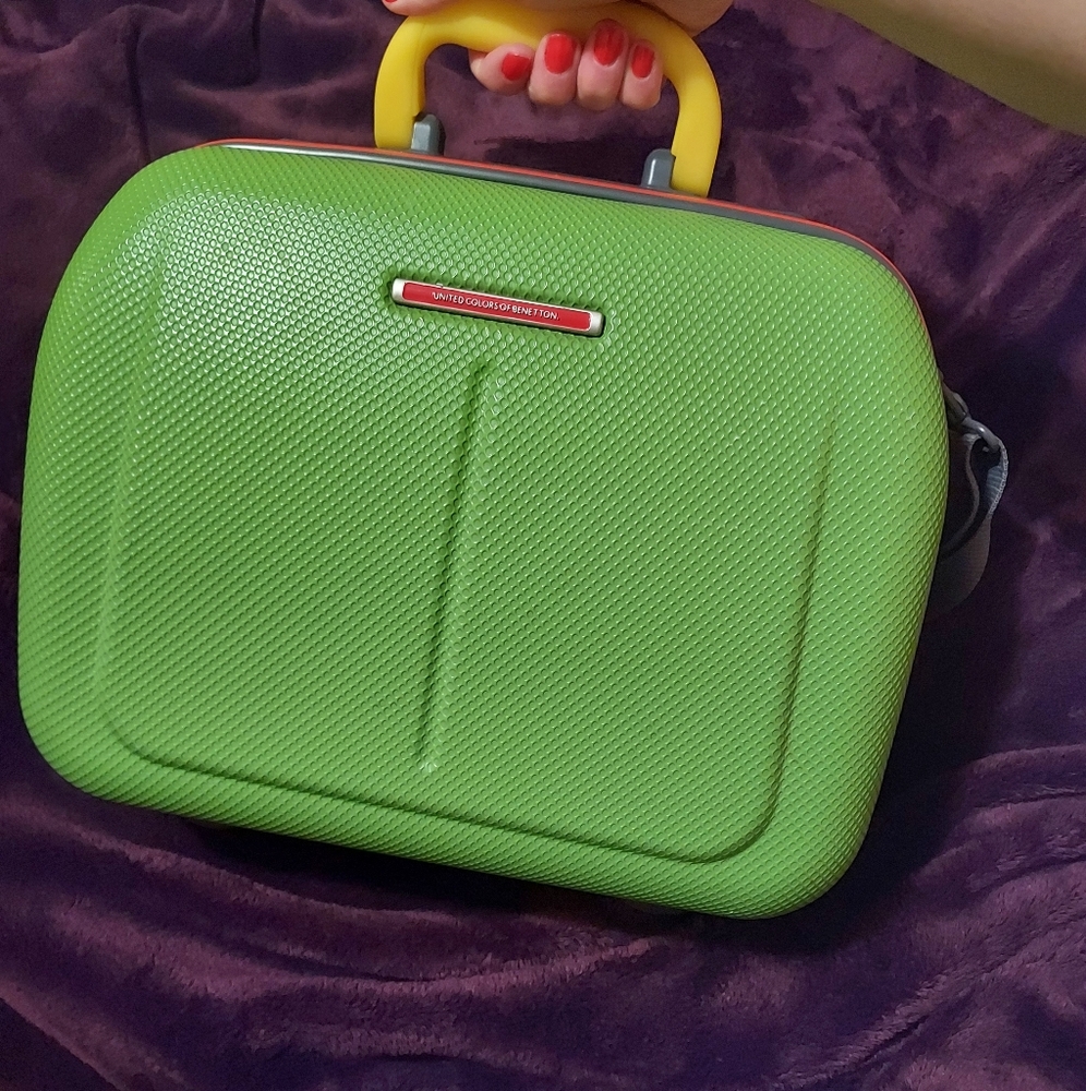 Vintage UNITED COLORS OF BENETTON • Suitcase • Green + Red